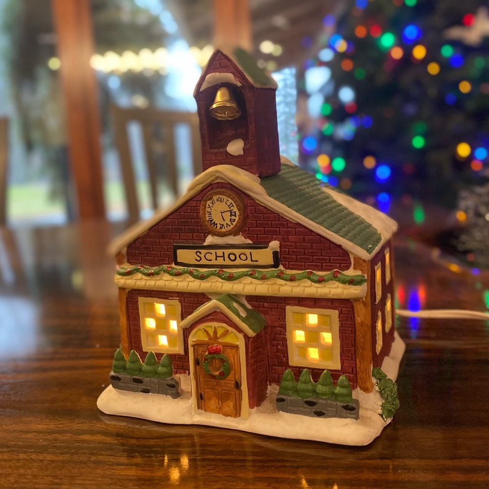 Vintage Dickensvale Keepsake Porcelain Schoolhouse